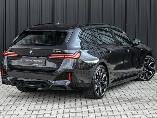 BMW 5-SERIE Touring 530e xDRIVE | M-SPORT | HARMAN/KAROND | PANORAMADAK | COMFORT ACCESS | TREKHAAK | SHADOW-LINE | DAB+ | ICONIC GLOW | ADAPTIVE LED | MEMORY SEATS | AMBIANCE INTERIEUR | ACTIVE CRUISE | DAB+ | M-SPORT SUSPENSION | MEMORY SEATS