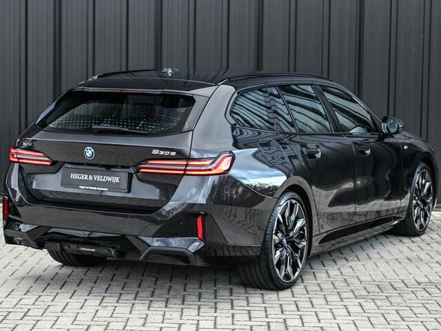 BMW 5-SERIE Touring 530e xDRIVE | M-SPORT | HARMAN/KAROND | PANORAMADAK | COMFORT ACCESS | TREKHAAK | SHADOW-LINE | DAB+ | ICONIC GLOW | ADAPTIVE LED | MEMORY SEATS | AMBIANCE INTERIEUR | ACTIVE CRUISE | DAB+ | M-SPORT SUSPENSION | MEMORY SEATS