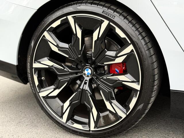 BMW 5-SERIE Touring 520i M Sport Pro Brooklyn 21" H&K PANO LASER