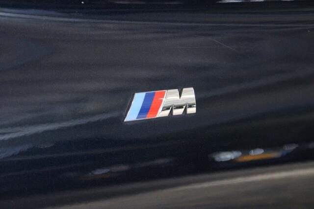 BMW 5-SERIE Touring 530i High Executive M-sport | Incl. 12 maanden garantie | 100% onderhouden | Memory-seats | Parkeercamera | Standkachel | Head-up display | Elektrisch uitklapbare trekhaak | Stoelverwarming | Climate control |