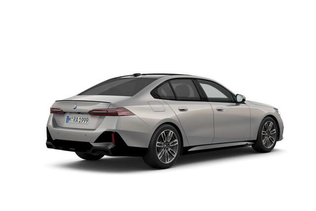 BMW 5-SERIE Sedan 520i | M Sportpakket Pro | Innovation Pack | Travel Pack | Comfort Pack
