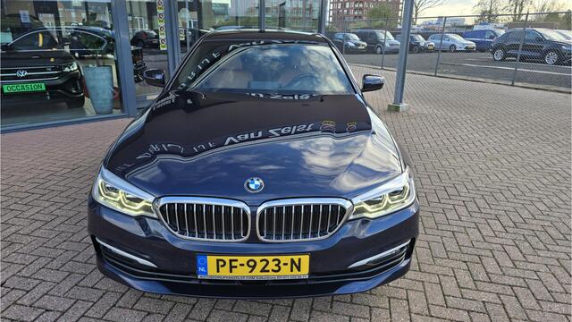 BMW 5-SERIE 520d High Executive **Automaat 8 Vers** Luxe lederen bekleding**LED**Airco automatisch**Comfortstoelen**NAVI** NETTE AUTO** Dodehoek detector**BOVAG GARANTIE