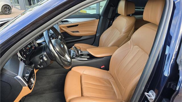 BMW 5-SERIE 520d High Executive **Automaat 8 Vers** Luxe lederen bekleding**LED**Airco automatisch**Comfortstoelen**NAVI** NETTE AUTO** Dodehoek detector**BOVAG GARANTIE
