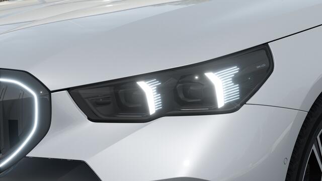 BMW 5-SERIE Touring 530e M Sport Automaat / Trekhaak / Achteruitrijcamera / Adaptieve LED / Parking Assistant / Stoelverwarming