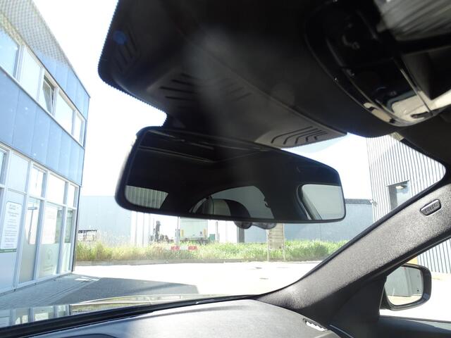 BMW 5-SERIE 530e iPerformance High Executive M-PAKKET | DODEHOEK DETECTIE | NAVIAGTIE | RIJSTROOK HERKENING | ACHTERUIT RIJ CAMREA | PARKEER SENSOREN | KEYLESS GO/ENTRY | APPLE CARPLAY / ANDROID | CRUISE CONTROL | AIRCO\ECC | LED|