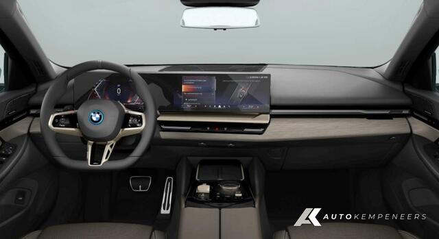 BMW 5-SERIE 530e xDrive M Sport | Driving Ass. Prof. | Harman/Kardon | Keyless | Camera | Trekhaak | 20' Inch |