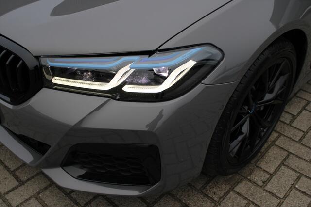 BMW 5-SERIE Touring 530e xDrive M-Sport Active Steering Laser Pano Vol-Leder Head-up