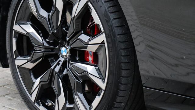 BMW 5-SERIE Touring 550e xDrive M-Sport Pro | Stoelventilatie | Harman/Kardon | Panoramadak | M Onderstel Professional | Head-up | Trekhaak