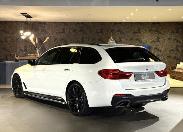 BMW 5-SERIE Touring 540d xDrive I M-pakket I Carbon I Pano