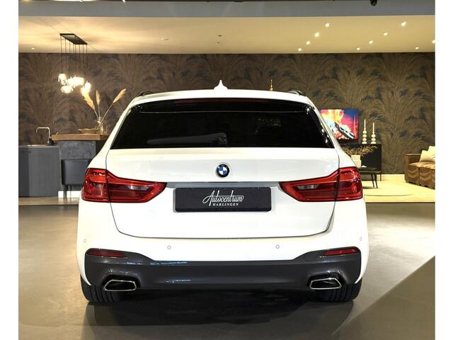 BMW 5-SERIE Touring 540d xDrive I M-pakket I Carbon I Pano