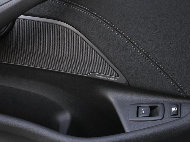 BMW 5-SERIE TOURING 530e/ PANORAMADAK/ HEAD-UP/ TREKHAAK/ H&K AUDIO/ LASER LED