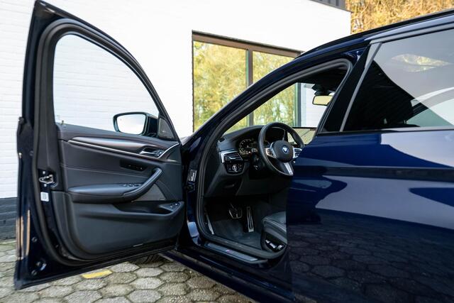 BMW 5-SERIE Touring 530e xDrive M-Sport 4-Wielsturing Massage Laser