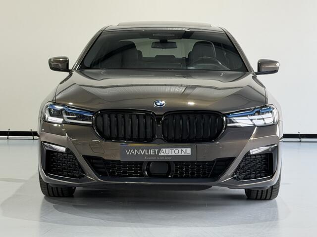 BMW 5-SERIE 530e M SPORT EDITION PLUS Schuifdak / Head Up / Leder / Laser
