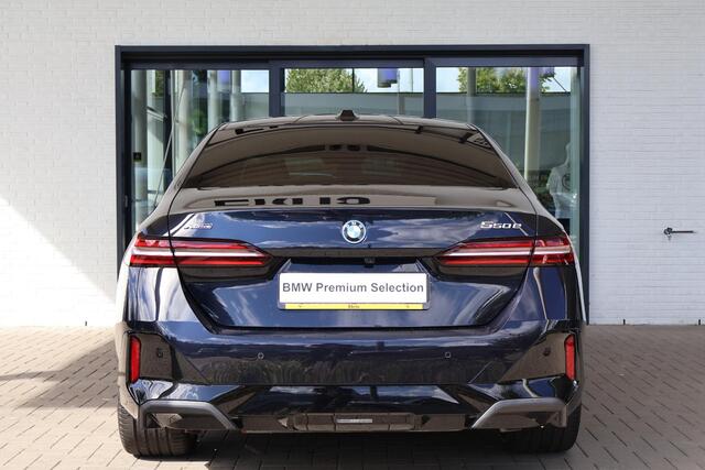 BMW 5-SERIE Sedan 550e xDrive | M Sportpakket | Innovation Pack | Comfort Pack