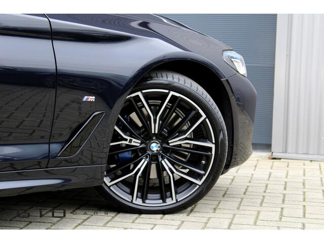 BMW 5-SERIE Touring 530i High Executive M-Sport/BTW/Panorama/Surround/Harman Kardon/Memory/Trekhaak