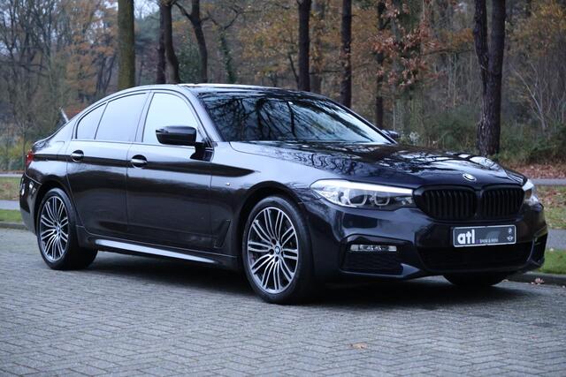 BMW 5-SERIE 540i High Executive M-Sport | HUD | Keyless | Hifi | elktr. trekhaak | Navi Pro | Adap onderstel | Soft close | Comfort stoel + memory | Driving asssistent | Etc.