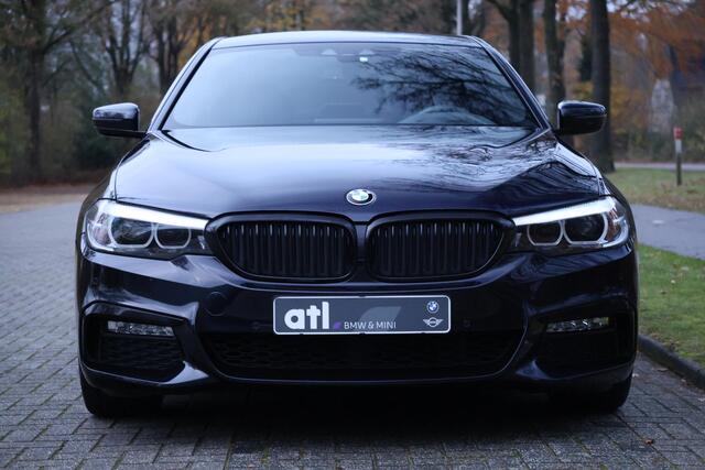 BMW 5-SERIE 540i High Executive M-Sport | HUD | Keyless | Hifi | elktr. trekhaak | Navi Pro | Adap onderstel | Soft close | Comfort stoel + memory | Driving asssistent | Etc.