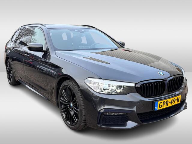 BMW 5-SERIE Touring 520d M-Sport / LED / Navi / Leder / Cam