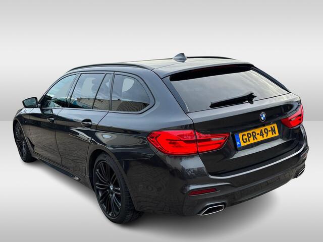 BMW 5-SERIE Touring 520d M-Sport / LED / Navi / Leder / Cam