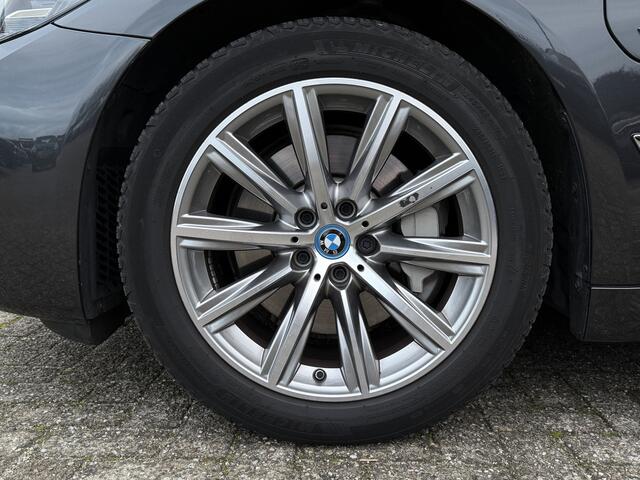 BMW 5-SERIE Touring 530e | Business | Navi Prof | 3 zone Airco | Stoelverw. | Sportstoelen