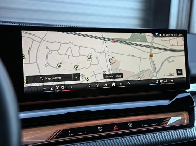 BMW 5-SERIE Touring 530e xDrive · M-Sport · Shadow Line · Bowers&Wilkins · 360 Camera · Comfort Access · Stoel- en Stuurverwarming · Active Cruise · Ambiance · El. trekhaak ·