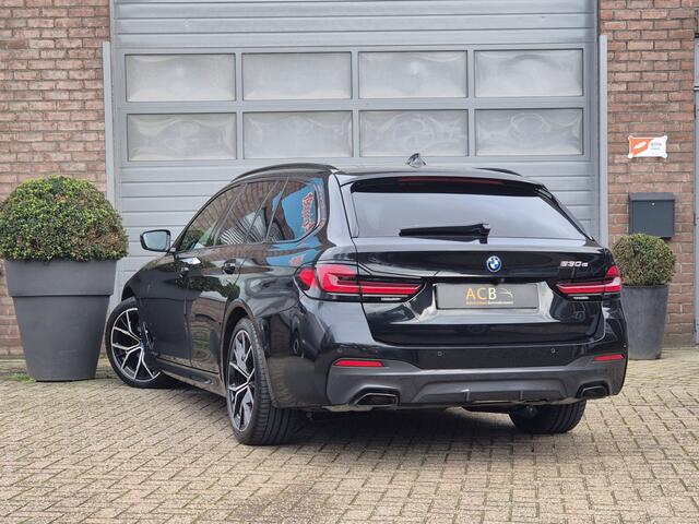 BMW 5-SERIE 530 e M-Sport Hybride Schuifdak, Leder M-pakket.