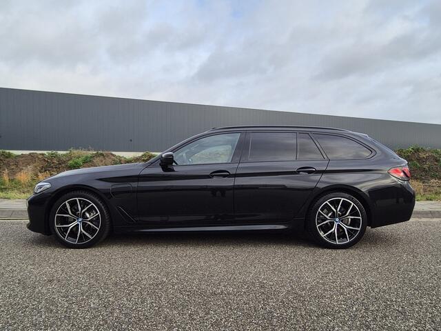 BMW 5-SERIE 530 e M-Sport Hybride Schuifdak, Leder M-pakket.
