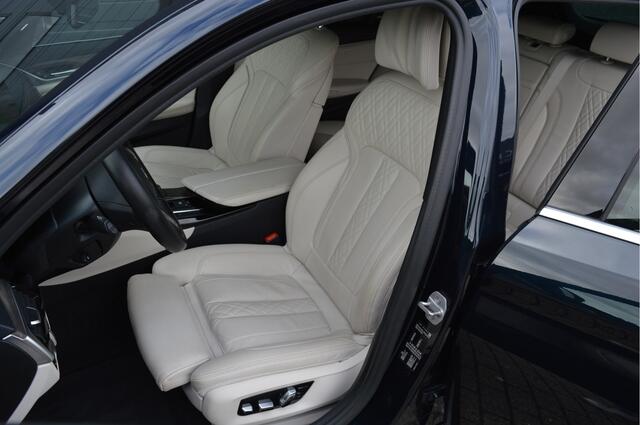 BMW 5-SERIE Touring 520i High Executive | M-PAKKET | 360 CAM | CARPLAY |