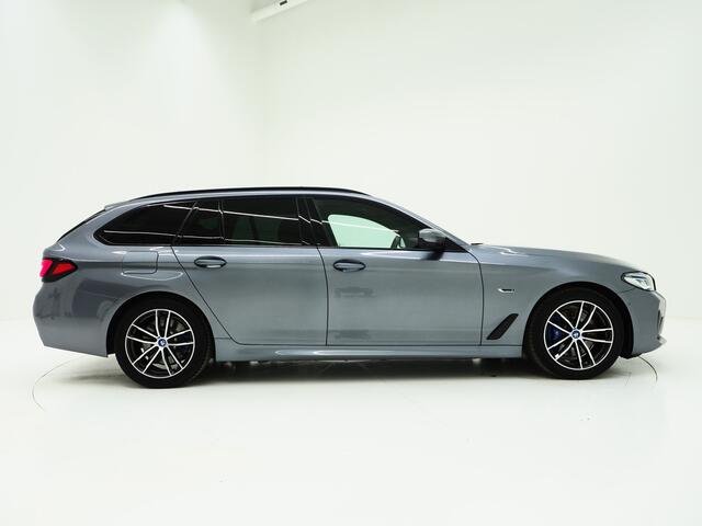 BMW 5-SERIE Touring 530e M Sport | Panoramadak | LaserLED | Head Up | 360 | Keyless | Adaptive Cruise | Trekhaak
