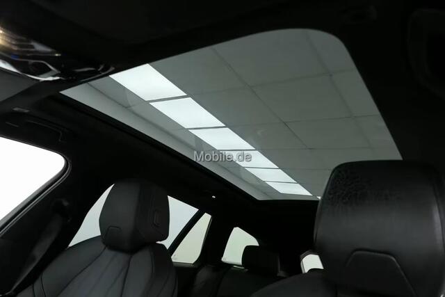 BMW 5-SERIE Touring 520iA M-SPORT ** ADAPT. LED, LEDER, PANORAMA, TREKH, H&K SOUND, DR. ASS+ ** 1e EIG - UNFALLFREI ** ** INFORMEER OOK NAAR ONZE AANTREKKELIJKE FINANCIAL-LEASE TARIEVEN **