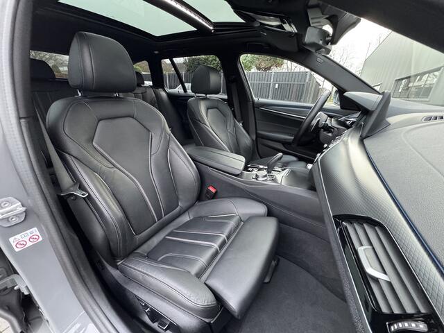 BMW 5-SERIE Touring LCI 530e M Sport High Executive | Panorama | Leder | 19" | HiFi Audio | Stoelverwarming v + a