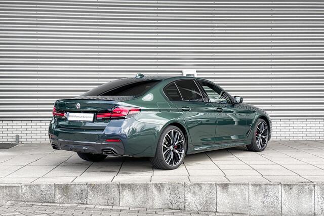 BMW 5-SERIE Sedan 530e M Sportpakket Pro / High Executive / Safety Pack / Parking Pack / CoPilot Pack / Schuif-/kanteldak / Comfort Access / Comfortstoelen / Ambient Air Pakket / Driving Assistant Professional / Laserlight