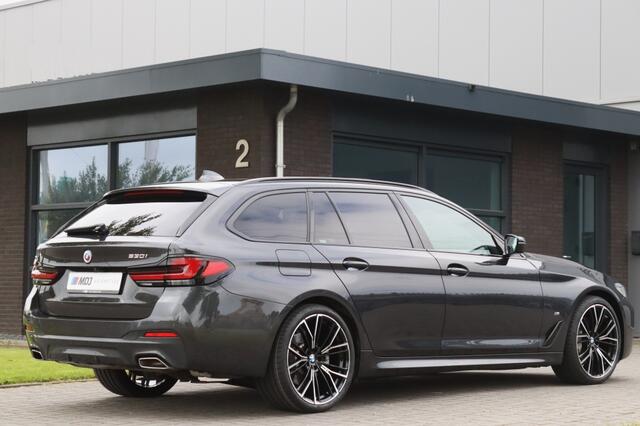 BMW 5-SERIE Touring 530i M Sport Laser Pano Comfort 20 inch -VOL-
