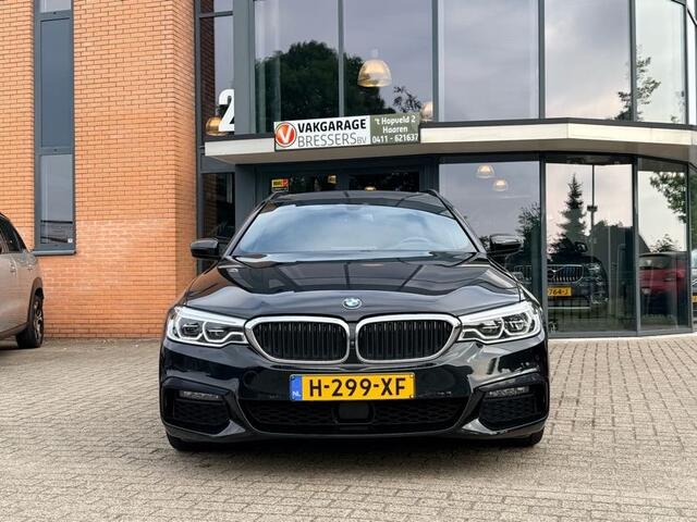 BMW 5-SERIE Touring 540i xD High Exclusive Edition Full options!