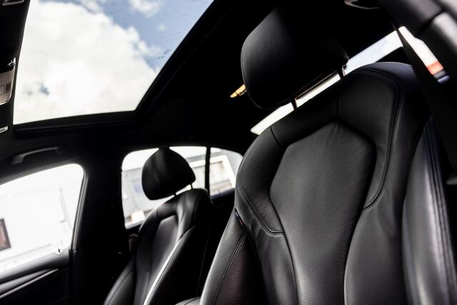 BMW 5-SERIE 545e xD High Ex. Ed. | HuD | H&K | Open Dak | Trekhaak |