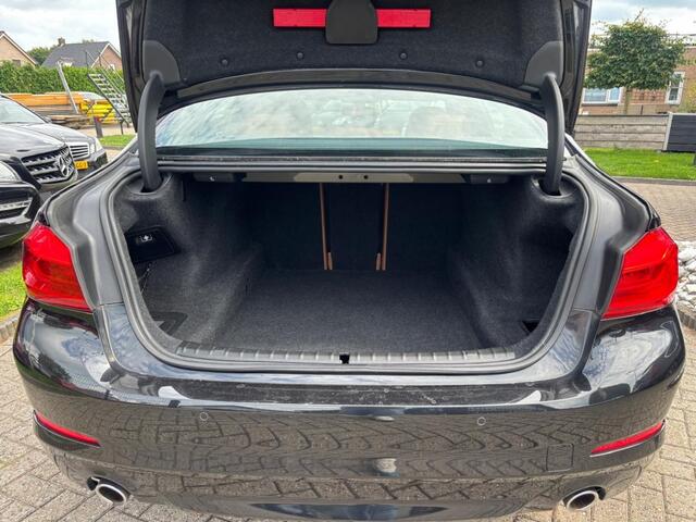 BMW 5-SERIE 520D Aut Sedan High Exe 2018 Zwart Dealer Auto