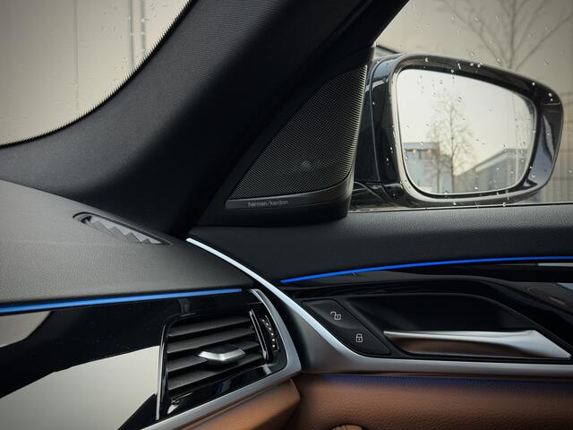 BMW 5-SERIE Touring 530e xDrive M-Sport High Executive | Panoramadak | Laserlicht | Harman Kardon | HUD | Achteras Besturing | Elektrische Trekhaak | Adaptive Cruise CoPilot