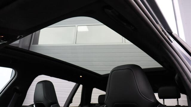 BMW 5-SERIE Touring 530e xDrive M-Sport Pro | Stoelventilatie | Bowers & Wilkins | M Carbon exterieur | Onderstel Professional | Head-up | Panoramadak | Trekhaak