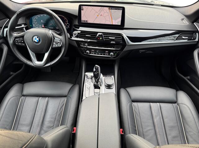 BMW 5-SERIE Touring 530e xDrive High Executive I Leder I Navi I Cruise Control I Cam