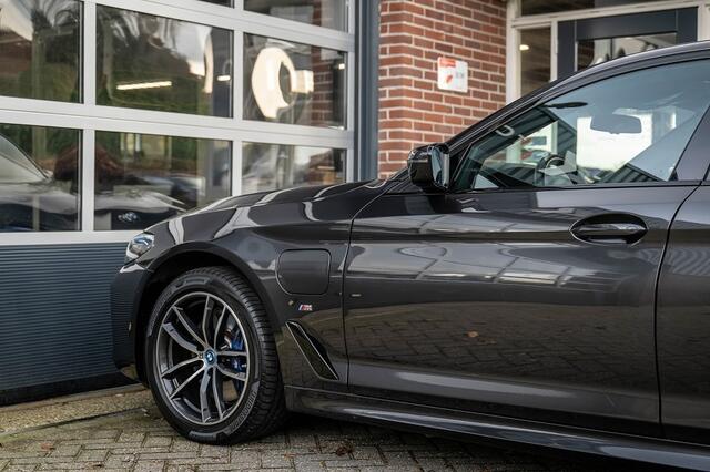 BMW 5-SERIE 530 530e High Executive | NAP | M-Sport | Shadow | Laser | Leder | Hifi-audio | Memory | Stoelventilatie | Elek. stoel | 18' inch |