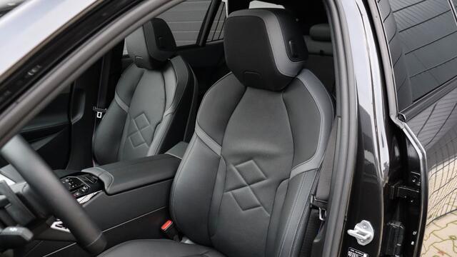 BMW 5-SERIE Touring 530e xDrive M-Sport Pro | Stoelventilatie | Harman/Kardon | Panoramadak | Carbon | Trekhaak