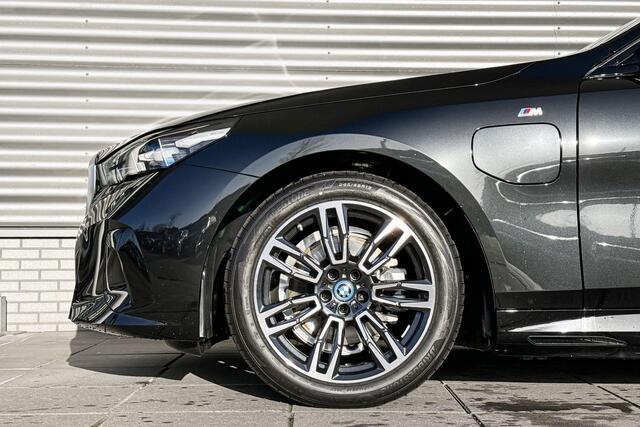 BMW 5-SERIE Touring 530e M Sportpakket / Travel Pack / Comfort Pack