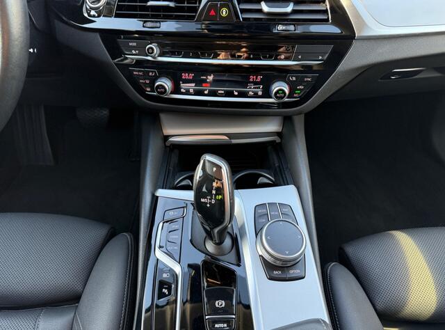 BMW 5-SERIE Touring 530e High Executive I Leder I Navi I Cruise I Camera