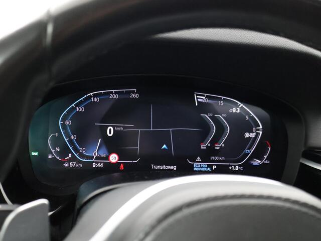 BMW 5-SERIE Touring 520i HE LUXURY + PANORAMA | HEAD-UP | LIVE COCKPIT | 1e EIGENAAR | SFEERVERLICHTING | LEDER