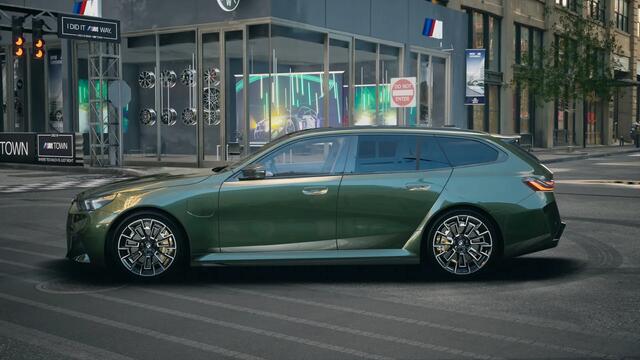 BMW 5-SERIE Touring M5 Automaat / Panoramadak / Trekhaak / M Multifunctionele Stoelen / Bowers & Wilkins / Parking Assistant Professional / M Carbon-keramische remmen