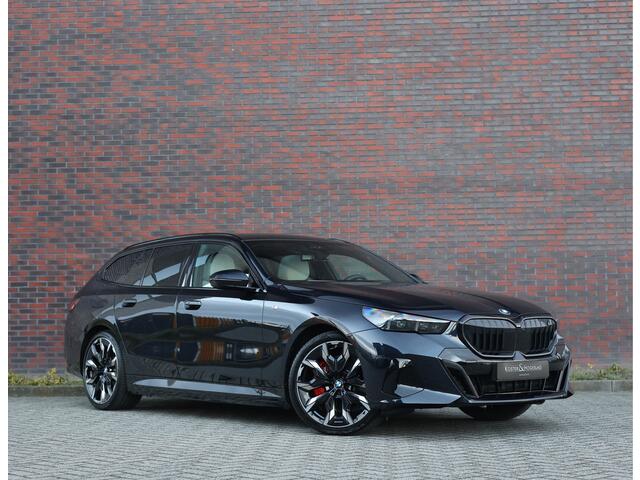 BMW 5-SERIE 550e Touring xDrive | Carbonzwart - Bow&Wil - Trekhaak