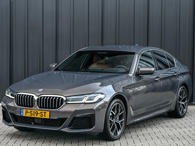 BMW 5-SERIE 530e xDrive Business Edition Plus · NL-auto · Comfort access · Laser Light · Memory seats · Adaptive cruise · Massage · 360 Camera · Stuur- en stoelverwarming · Ambiance · Harman/Kardon · Trekhaak