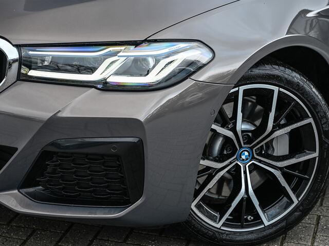 BMW 5-SERIE 530e xDrive Business Edition Plus · NL-auto · Comfort access · Laser Light · Memory seats · Adaptive cruise · Massage · 360 Camera · Stuur- en stoelverwarming · Ambiance · Harman/Kardon · Trekhaak