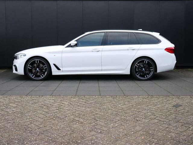 BMW 5-SERIE Touring 520i High Executive | M SPORT | TREKHAAK | LEDER | CAMERA | STOEL/STUURVERW. | CRUISE | NAVI |