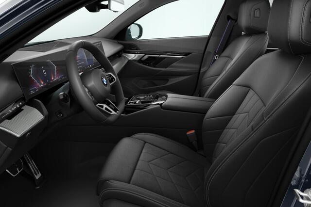 BMW 5-SERIE Sedan 520i | M Sportpakket Pro | Travel Pack | Comfort Pack | Trekhaak